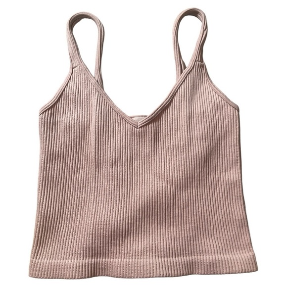 Dynamic Style Ribbed Baby Pink Crop Top. - Picture 1 of 3
